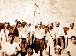 The tricolor was hoisted for the first time at Chandi Thana on 16 August 1942