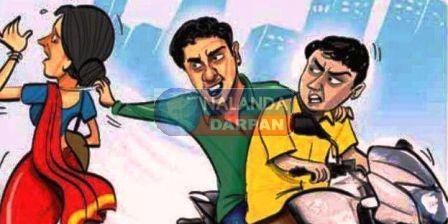 बैंक से घर लौट रही मां-बेटी से दिनदहाड़े एक लाख रुपए छीनकर फरार हुए लुटेरे 1 Robbers escaped after snatching one lakh rupees from mother and daughter returning home from bank