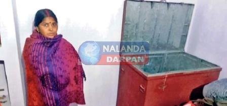 बिहार शरीफ नगर में चोरों का बढ़ता आतंक, एक ही रात 4 स्थानों पर लाखों की चोरी 1 The increasing terror of thieves in Bihar Sharif Nagar theft of lakhs at 4 places in a single night 3