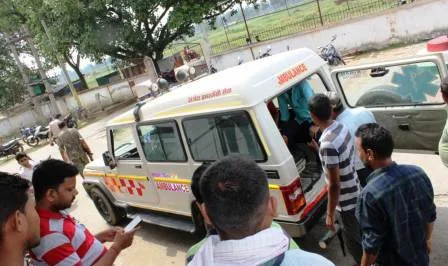 मवेशी हाट के पास भूमि विवाद को लेकर मारपीट गोलीबारी, तीन जख्मी, दो गंभीर, रेफर 1 Assault shooting over land dispute three injured two serious referred 1