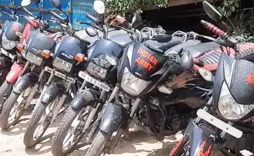 अंतर्जिला चोर गिरोह का खुलासाः चोरी की 8 बाइक समेत 4 शातिर धराए 1 Inter district thieves gang revealed 4 vicious arrested including 8 stolen bikes