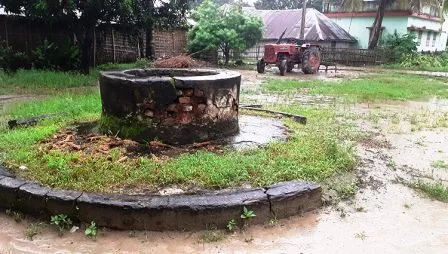 जिलाधिकारी ने ग्रामीण इलाकों में किए गए कुओं के जीर्णोद्धार की समीक्षा बैठक की 1 कुओं के जीर्णोद्धार की समीक्षा बैठक