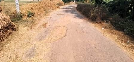Claim of government development hollow Ramghat Rampur road turned into potholes synonymous with accident