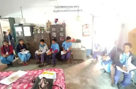 संविधान दिवस पर स्कूली छात्रों ने निकाली प्रभात फेरी, लगाए नशा विरोधी नारे 1 School students take out Prabhat Pheri on Constitution Day raise anti drug slogans 1