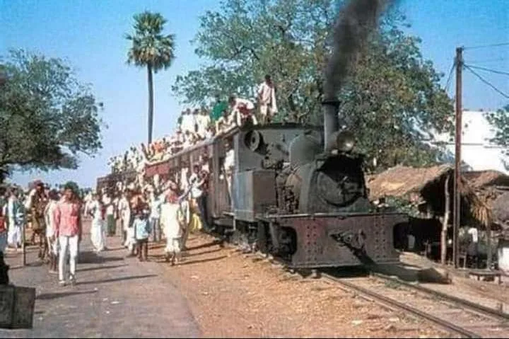 कभी खेतों के सीने को चीरती छुक-छुक गुजरती थी फतुहा-इस्लामपुर छोटी लाइन पर मार्टिन की रेल 2 Past Martins train on the Fatuha Islampur short line used to pass through the chest of fields 1