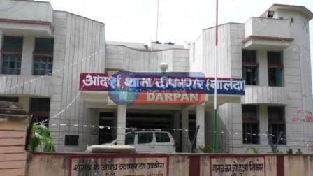 राजगीर-बिहारशरीफ मार्ग पर महिला की गला रेतकर निर्मम हत्या 1 A young man sleeping on a chicken farm in Deepnagar police station area was strangled to death in broad daylight 2