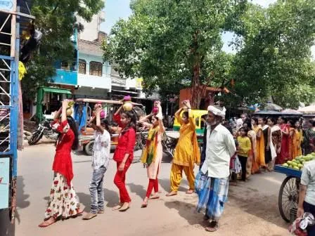 प्राचीन देवी स्थान मंदिर में कलश यात्रा के साथ अखंड कीर्तन का आयोजन 1 Akhand Kirtan organized along with Kalash Yatra in the ancient Devi Sthan Temple