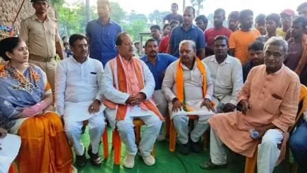 प्रहलाद नगर पहुंचे नेता प्रतिपक्ष ने सीएम पर कसा तंज- अपना गृह जिला संभलता नहीं है और चले हैं देश संभालने 1 Leader of the opposition reached Prahlad Nagar taunted the CM he is not able to maintain his house and has gone to take care of the country