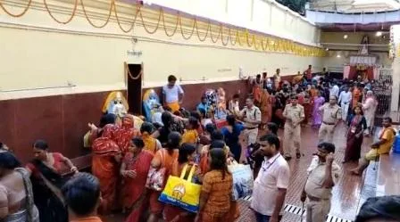 राजगीर मलमास मेला में दो दिनों में 60 हजार से अधिक श्रद्धालुओं ने ब्रम्हकुंड में लगाई आस्था की डुबकी 2 More than 60 thousand devotees took a dip of faith in Brahmakund in two days at Rajgir Malmas Mela 2