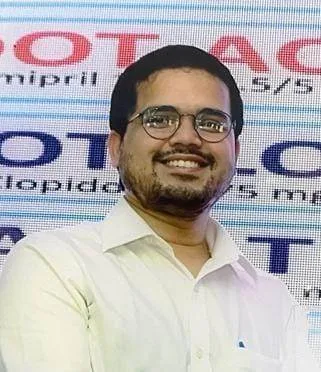 बिहारशरीफ के प्रख्यात चिकित्सक डॉ श्याम नारायण के सुपुत्र कनिष्क एम्स गोरखपुर में प्राध्यापक बने 2 Kanishk son of Dr. Shyam Narayan eminent doctor of Biharsharif became associate professor in AIIMS Gorakhpur 1