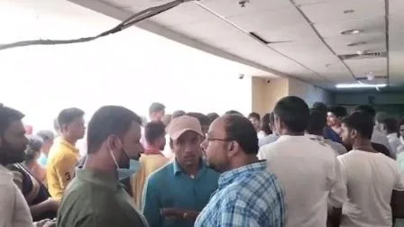 रणक्षेत्र में तब्दील हुआ पावापुरी मेडिकल कॉलेज, मेडिकल छात्र और टेक्नीशियन के बीच मारपीट के बाद ओपीडी सेवा बंद 1 Pawapuri Medical College turned into battlefield OPD service stopped after fight between medical student and technician 1