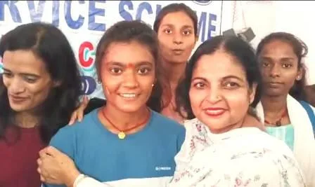 नालंदा महिला कॉलेज में शिक्षक दिवस पर साइकिलिस्ट अर्पणा सिंह सम्मानित 1 Cyclist Aparna Singh honored on Teachers Day at Nalanda Womens College