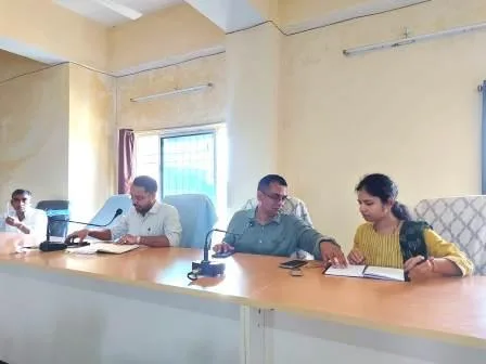 उपविकास आयुक्त ने परवलपुर में जनप्रतिनिधियों एवं पदाधिकारियों के साथ की बैठक 1 Deputy Development Commissioner held a meeting with public representatives and officials in Parwalpur