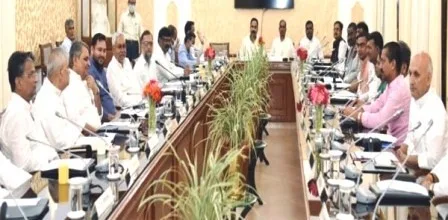 कतरीसराय के पूर्व अंचलाधिकारी और तत्कालीन कानूनगो सेवा से बर्खास्त 1 Former Circle Officer of Katrisarai and then Kanungo dismissed from service