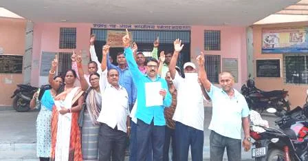 जानें क्या हुआ, जब बीएलओ बने सारे शिक्षक सामूहिक इस्तीफा देने पहुंचे प्रखंड कार्यालय 1 Know what drama was going on when all the teachers who became BLOs reached the block office to resign en masse