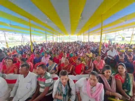 करायपरसुराय और बेरथू हाई स्कूल मैदान में जिला प्रशासन द्वारा जन संवाद कार्यक्रम का आयोजन 4 Public dialogue program organized by the district administration at Karayaparsurai and Berthu High School grounds. 11