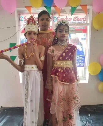 कर्मयोग एवं गीता का ज्ञान देने वाले श्रीकृष्ण जन्मोत्सव मनाया गया 1 The birth anniversary of Shri Krishna who gave the knowledge of Karmayoga and Geeta was celebrated. 1