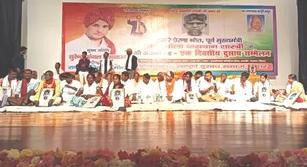 सरकार ने दलित को महादलित बताकर एक भ्रम फैलाने का काम किया : सुरेंद्र पांचाल विश्वकर्मा 1 सरकार ने दलित को महादलित बताकर एक भ्रम फैलाने का काम किया सुरेंद्र पांचाल विश्वकर्मा