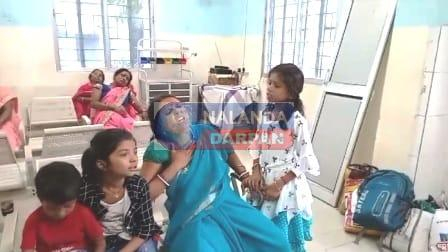 मारुति कार की टक्कर से पलटा टेपों, दर्जन भर श्रद्धालु हुए जख्मी, 2 की हालत गंभीर 1 Tapas overturned due to collision with Maruti car a dozen devotees injured condition of 2 critical