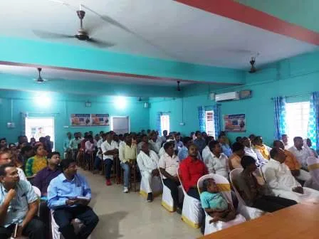 जिलाधिकारी ने गिरियक प्रखंड सभागार में जनप्रतिनिधियों एवं पदाधिकारियों के साथ की बैठक 2 DM held a meeting with public representatives and officials in Giriyak Block Auditorium 2