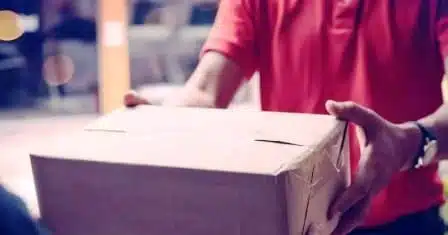 चंडी में एक्सप्रेस बिज के डिलेवरी रिप्रेजेंटेटिव का खुलेआम गुंडई, आर्डर किया रिटर्न 1 Delivery representative of Express Biz openly bullied in Chandi return ordered 1 1