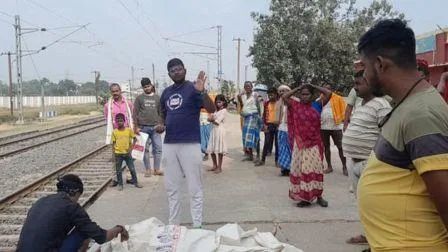 करंट की चपेट से सरकारी शिक्षक और ट्रेन की चपेट से आंगबाड़ी सहायिका की मौत 1 Government teacher died due to electric shock and Anganwadi assistant died due to train 2