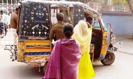 किशोरी प्रेमिका को घर से भगाकर यूं देह व्यापार के धंधे में धकेला ! 1 He chased away his teenage girlfriend from home and forced her into prostitution