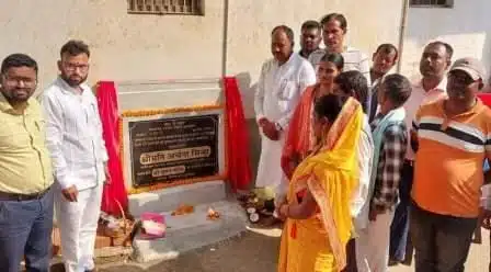 जिप सदस्य ने सड़क और नाला का उद्घाटन किया 2 JIP member inaugurates completed road and drain construction work 1