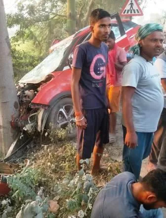 मारुति ने पिकपभान में पीछे से मारी टक्कर, दो लोग जख्मी, पटना रेफर 2 Maruti hits a pickup truck from behind two people injured referred to Patna 1