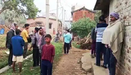 मां लक्ष्मी की प्रतिमा विसर्जन के दौरान गोलीबारी में एक व्यक्ति की मौत, दूसरा गंभीर 1 One person dead another seriously injured in firing during immersion of Goddess Lakshmis idol 2