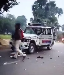 एकंगरसराय थाना की पुलिस गश्ती वाहन ने बाइक को रौंदा, 3 युवक की मौत 2 Police patrol vehicle of Ekangarsarai police station crushed the bike 3 youth died 1