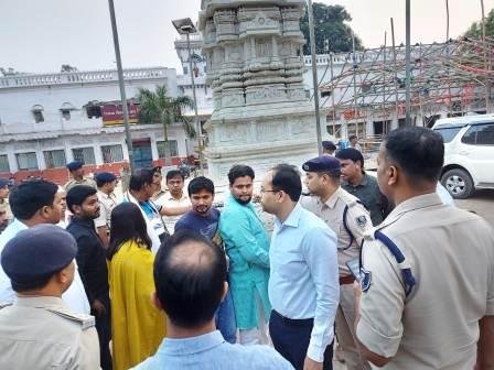 Regarding Pawapuri Mahotsav Nalanda DM SP inspected the site and gave many important instructions. 1