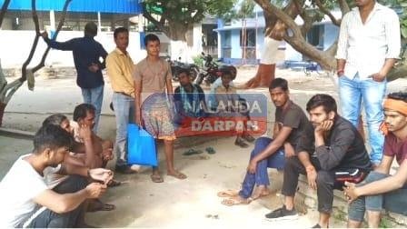 करंट लगने से किसान समेत 2 लोगों की मौत, हंगामा 1 चंडी के धर्मपुर में शौच करने निकले एक व्यक्ति की करंट लगने से मौत