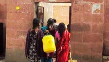 राजगीर सूर्य कुंड के जल से बनता है खरना का प्रसाद, सांध्य अर्ध्य बाद होती है गंगा आरती 1 राजगीर सूर्य कुंड