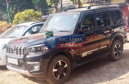 बड़ा कांड करने की फिराक में जुटे 5 कुख्यात धराए, राजद का झंडा लगा स्कार्पियो पर थे सवार