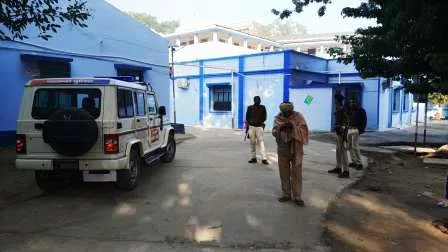 परिजनों ने युवती की हत्या कर गाँव में ही दफनाया, जाँच में जुटी पुलिस 2 Dead body of a teenage girl found buried in the village itself police engaged in investigation 1