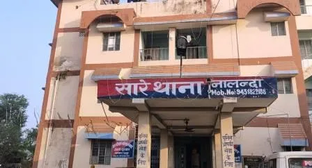 परिजनों ने युवती की हत्या कर गाँव में ही दफनाया, जाँच में जुटी पुलिस 1 Dead body of a teenage girl found buried in the village itself police engaged in investigation 2