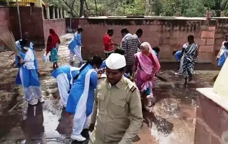 Cleaning of Rajgir Suryakund under Project Amrit of Sant Nirankari Charitable Foundation 2