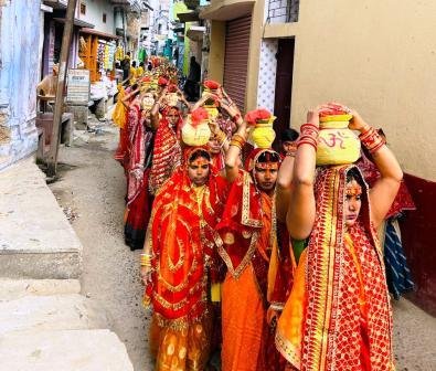 Kalash procession for Sri Sri Krishna Charit Kathamritam and Sri Sri Vedic Govardhan Yagya