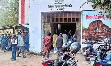 नौ बजे तक स्कूल नहीं पहुंचने पर शिक्षकों का नहीं बनेगा हाज़री 2 257 teachers deprived of promotion due to indifference of District Education Office anger