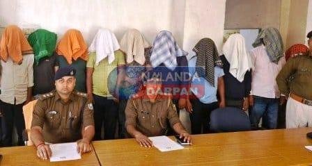पुलिस टीम पर बालू माफियाओं का हमला, 10 लोग गिरफ्तार