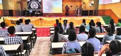 रुचिकर विषय का ही चयन करें छात्र, अभिभावक अपनी इच्छा न थोपें 5 Students should choose only interesting subjects parents should not impose their wishes