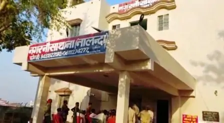 एक देशी कट्टा और कारतूस के साथ एक नाबालिग समेत 3 युवक गिरफ्तार 10 नगरनौसा थाना