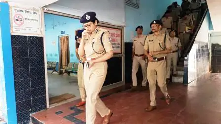 बिहारशरीफ पहुंची IG गरिमा मल्लिक, SP समेत पुलिस अफसरों की लगाई क्लास 10 बिहारशरीफ पहुंची IG गरिमा मल्लिक SP समेत पुलिस अफसरों की लगाई क्लास 2