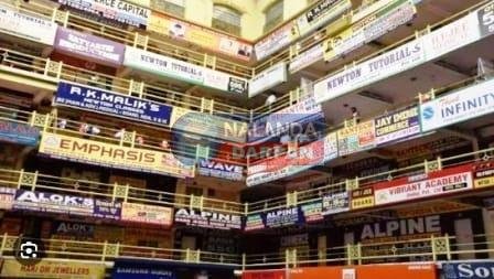 डीएम के आदेश की पूरे जिले में उड़ रही है धज्जियां