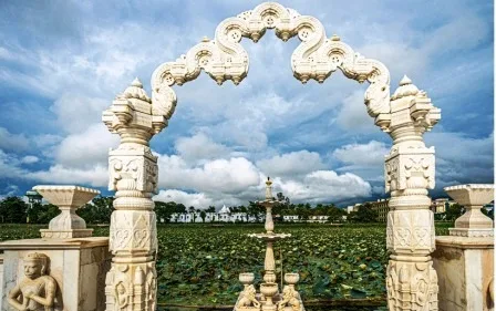 भगवान महावीर का महापरिनिर्वाण स्थल पावापुरी जल मंदिर, जहां दिया था अंतिम उपदेश 3 Pawapuri Water Temple the place of Mahaparinirvana of Lord Mahavir where he gave his last sermon 6