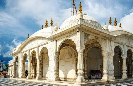 भगवान महावीर का महापरिनिर्वाण स्थल पावापुरी जल मंदिर, जहां दिया था अंतिम उपदेश 4 Pawapuri Water Temple the place of Mahaparinirvana of Lord Mahavir where he gave his last sermon 9