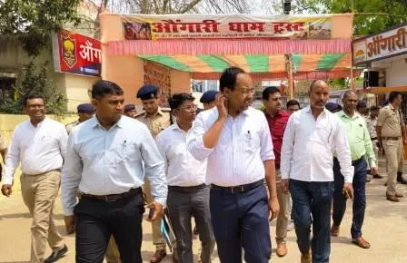 एसपी-डीएम ने ऐतिहासिक औंगारी धाम छठ मेला का लिया जायजा 1 SP DM took stock of the historical Aungari Dham fair 2