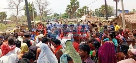 अचानक ‘आहो राजबा केकरा भरोसे रहवय हो राजवा’ से चित्कार उठा गांव