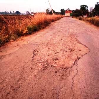Villagers of dozens of villages angry over dilapidated road will vote in elections 1